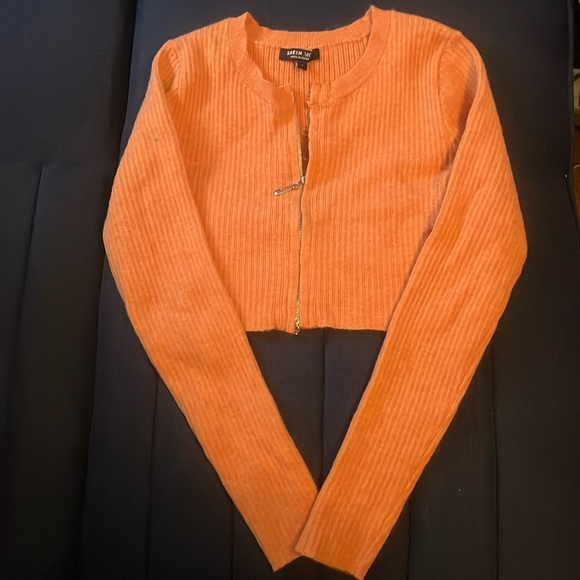 Tops - Cropped zip up cardigan